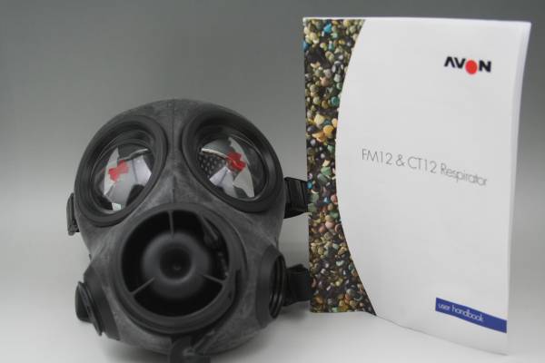 ★貴重!!★ FM12 ガスマスク 新品 サイズ3 取説付 英軍