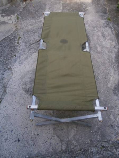 即決！米軍 野戦 折り畳みベット　簡易ベット_1