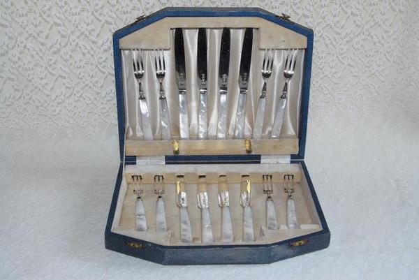 １９３８　純銀製、箱付ナイフ、フォーク８組セット（Ｓ１２４）