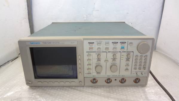1円~　★Tektronix　TDS540　OSCILLOSCOPE　500MHz　1GS/s★