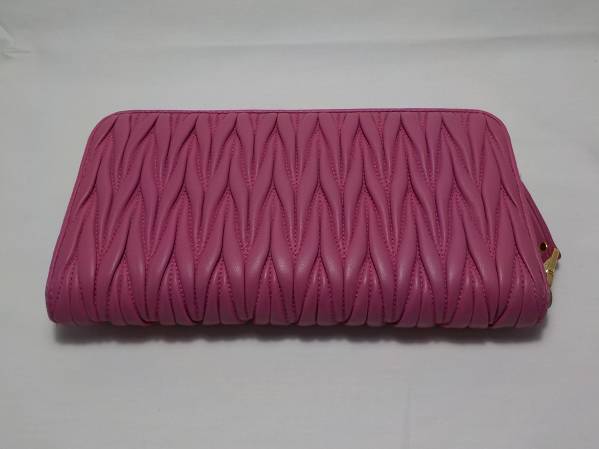 新品MIU 未使用 展示品 美品 ミュウミュウ マテラッセ L字長