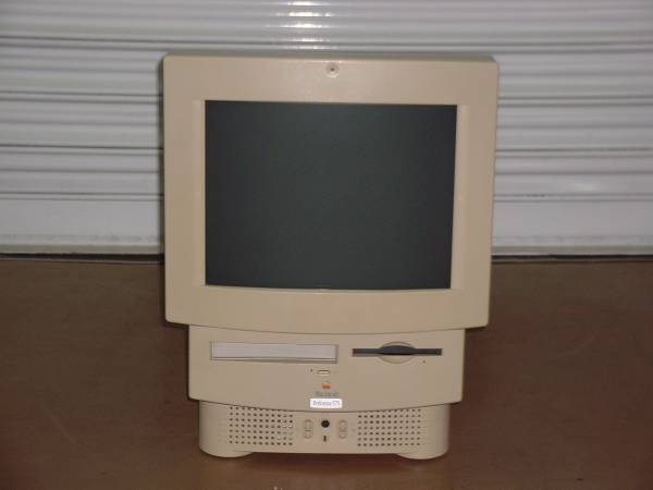 Macintosh Performa 575 (LC575) (中古品) マッキントッシュ