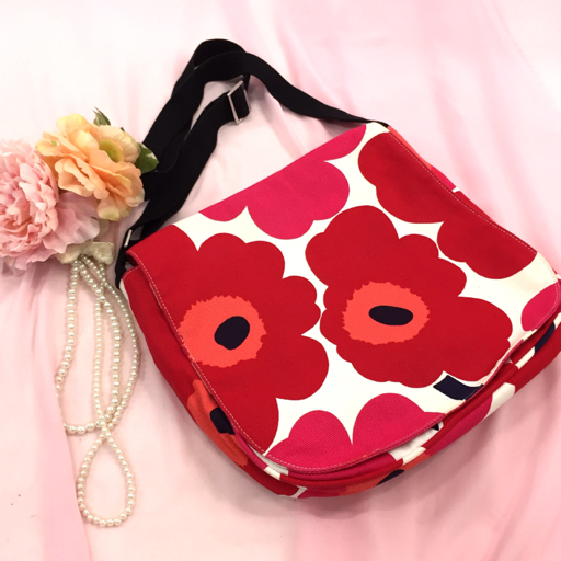 美品 マリメッコ ショルダーバッグ ウニッコ 花柄 キャンバス