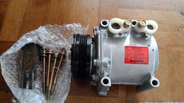 未使用 H81w ｅＫワゴン ＡＣ エアコン コンプレッサー リビルト