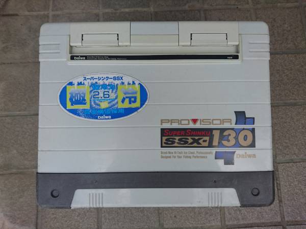 ダイワ　中古品　クーラーボックス　鮎釣りに最適サイズ