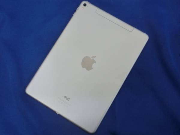 □新品同様□ iPad Pro 9.7 Wi-Fi＋Cellular au 32GB シルバー