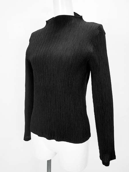 ☆イッセイミヤケ ファネルネック 長袖カットソー ブラック 美品