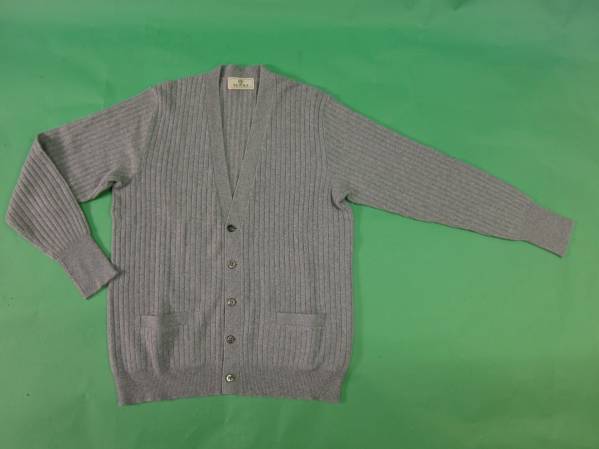 ALPHA アルファーのカシミヤ100%Vネックカーディガン メンズL