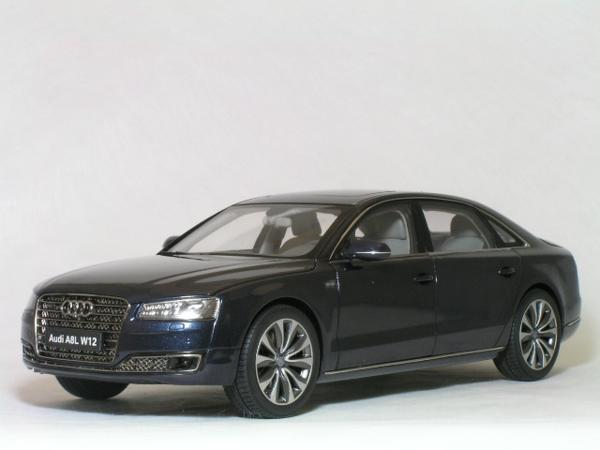 ○1/18 アウディ 〓 A8 L W12 (Moon Shine Blue) 〓 AUDI 【公式通販】