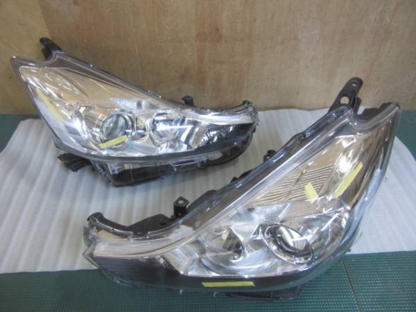 ZVW40 後期 プリウスα ハロゲン 左右 ヘッドライト 89739