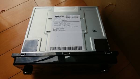 トヨタ 純正 富士通 CD デッキ USB AUX 86120-26201 100652(CD