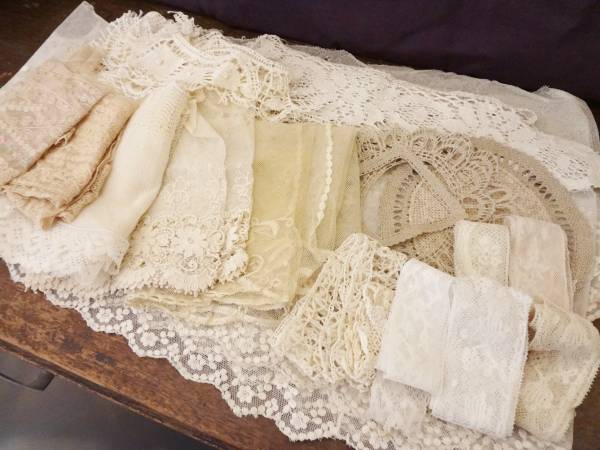 フランス　アンティークレース　たっぷりハギレ