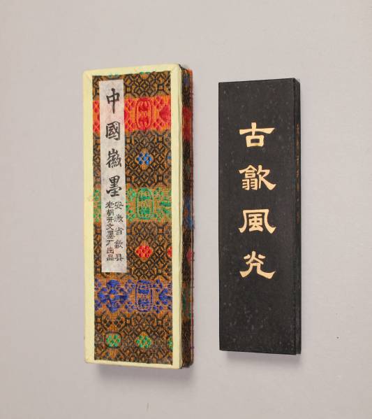 中国墨 『古歙風允』（桐油漆烟）60g 徽歙老胡開文製 【公式通販】