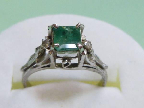 ★１４ＫＷＧエメラルド　ダイヤ　指輪★