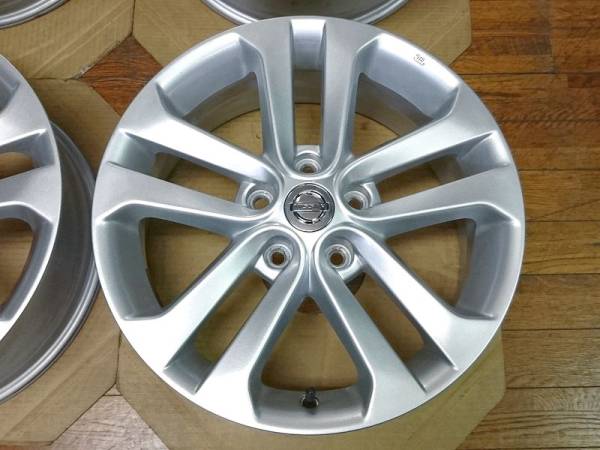 特価☆美品☆日産 ジューク 純正 4本セット☆スタッドレス用