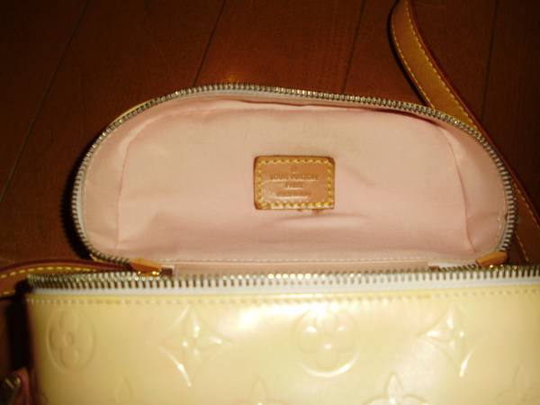 ルイヴィトン LOUIS VUITTON ヴェルニ　ショルダーバッグ