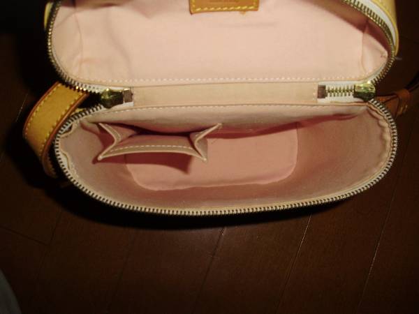 ルイヴィトン LOUIS VUITTON ヴェルニ　ショルダーバッグ