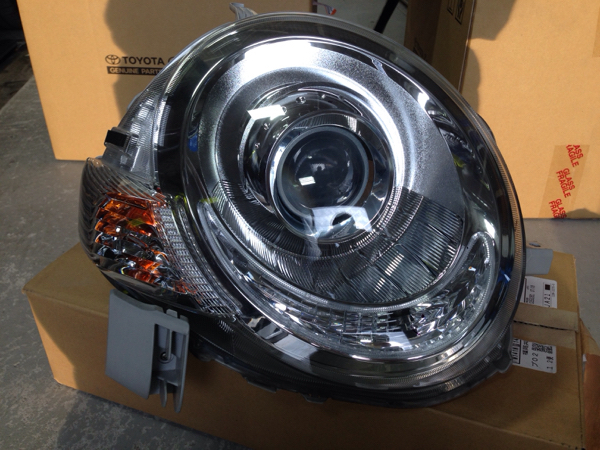 25年式シエンタ/NCP81 右ヘッドライトHID中古