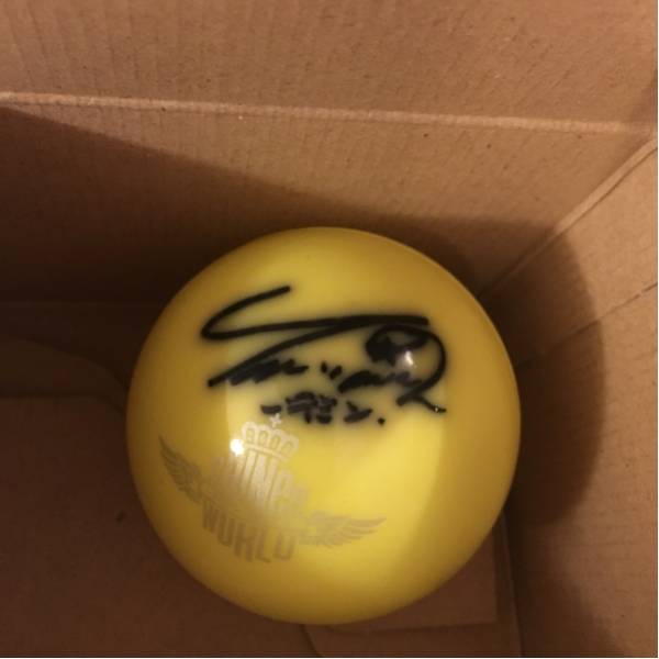 テミン SHINee WORLD サインボール 本物 】SHINee シャイニー テミン サインボール ☆ SHINeeWORLD