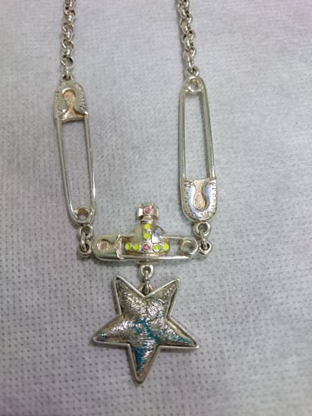 ヴィヴィアンウエストウッド ネックレス ペンダント 星 安全ピン