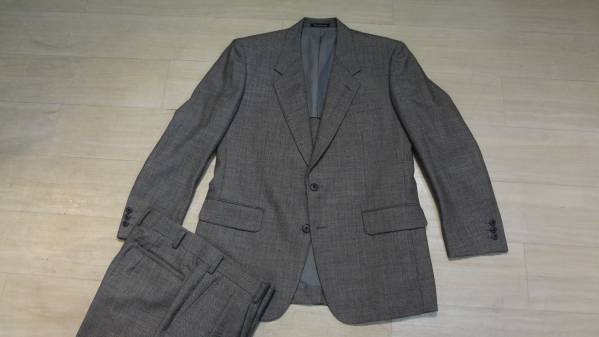 美品170cmW88★ベスト付★高島屋★上質2Bスーツ/灰ドット織り