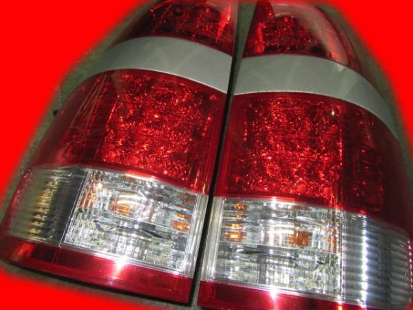 トヨタ　６０系　ノア　テールレンズ（未使用）　左右セット 60系 ノア 後期 純正左右テールランプ LED ヴォクシー AZR60G ノア 0