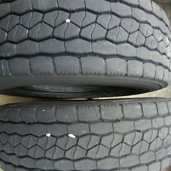 265/70R19.5BS 800ミックス2本