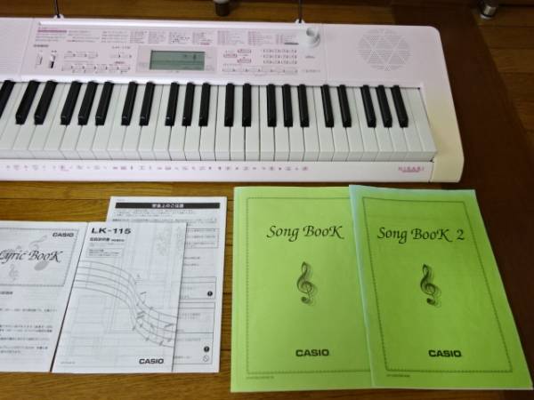 □カシオ電子キーボード 61鍵盤 光ナビ LK-115ピンク 中古□ CASIO