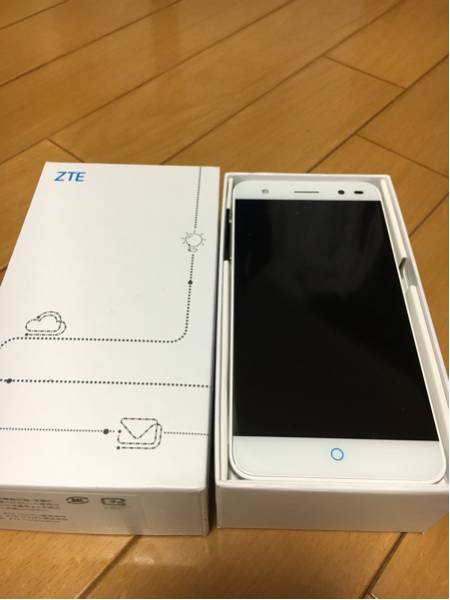 ☆新品 ZTE Blade V7Lite シルバー SIMフリー