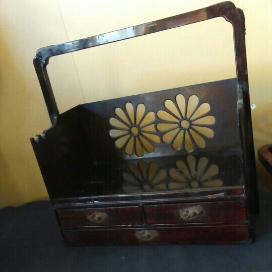 煙草盆　菊透かし