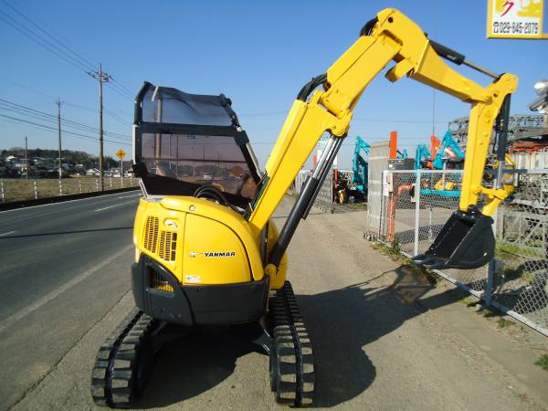 ヤンマー油圧ショベルB2-5 側溝堀 3525hr