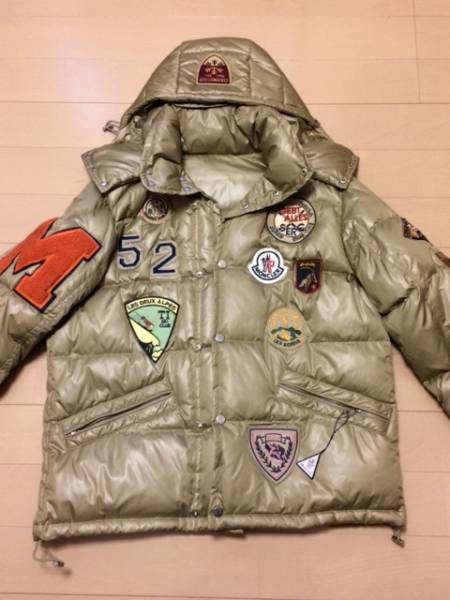 モンクレール　ダウン　サイズ３