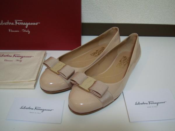 SALE!本物中古美品フェラガモVARINA7Cフラットシューズferragamo