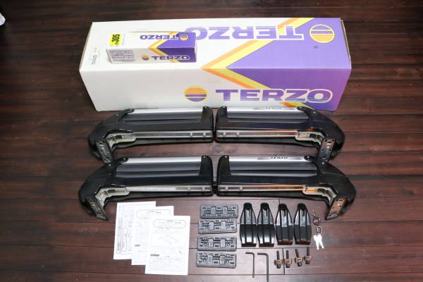 TERZO SS101ZS　キャリア　ルーフオンタイプ　カギ、おまけ付き