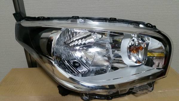 B21W デイズ　純正　右ヘッドライト　ハロゲン