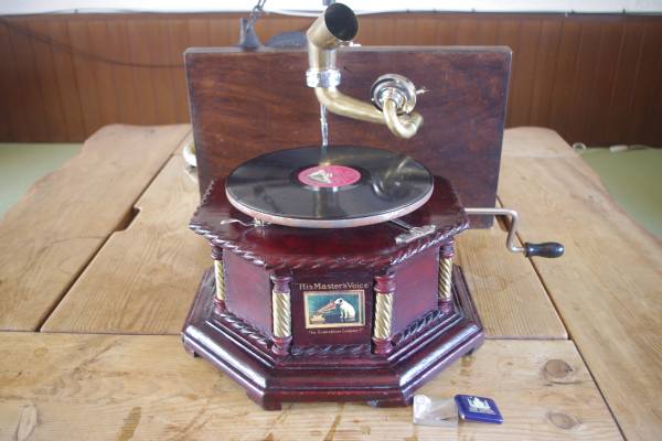 ☆スイス製　トーレス蓄音機　ジャンク品☆動作確認済☆おまけ付