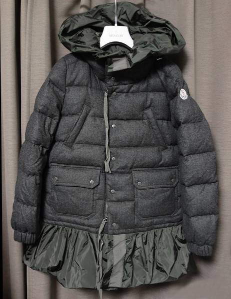 国内正規MONCLER S sacai SARINA モンクレールダウンジャケット
