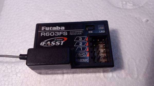 フタバ2.4G，R603FS受信機。