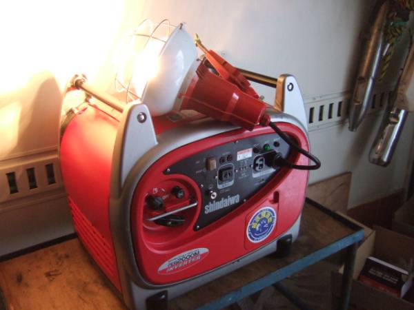 北海道発、新ダイワ インバータ発電機 iEG2000M（完美動品）