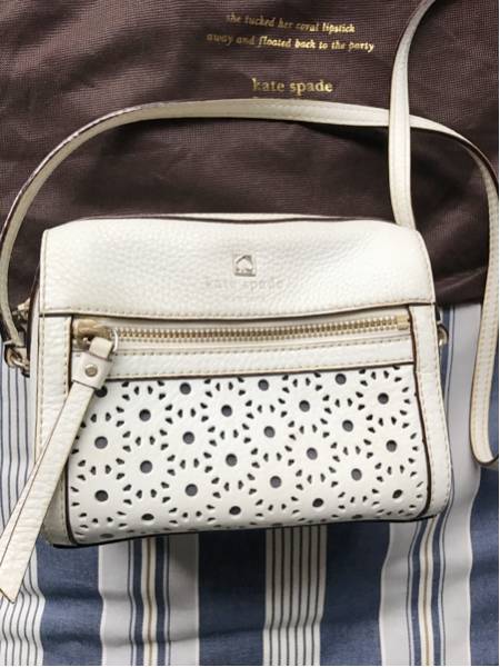 ケイト スペード レザーポシェット 直営店購入 中古品