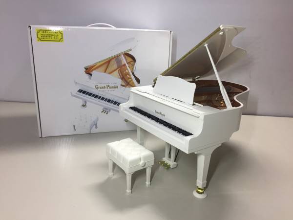 希少ホワイト グランドピアニスト 自動演奏 SEGATOYGrandPianist 希少