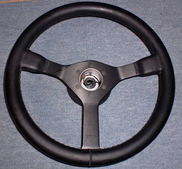 希少 momo ジムニー純正OP　レザーステアリング 38Φ USED