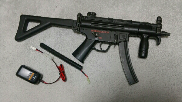 東京マルイ 電動ガン MP5 A4 クルツ PDW バッテリー・充電器