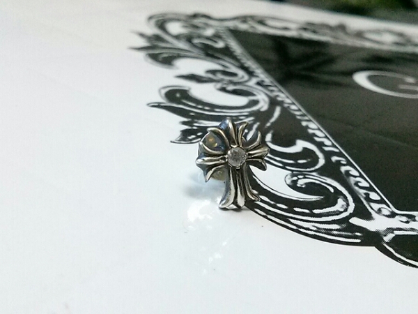 □クロムハーツ□カットアウトchクロスピアス withダイヤ △クロム