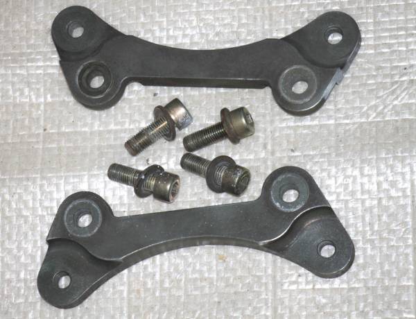 ★86/BRZ★スバル2potリアキャリパー取付ブラケット&専用ボルト★グローバル_1