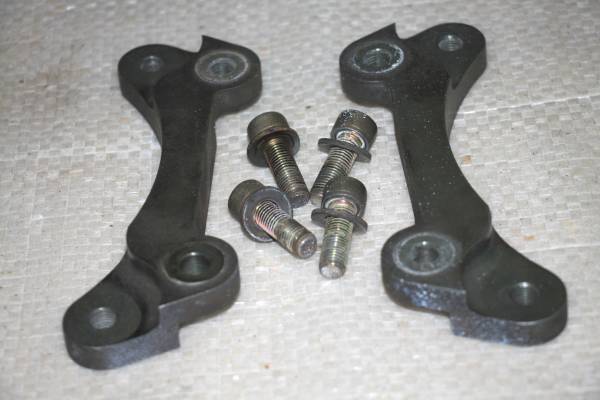 ★86/BRZ★スバル2potリアキャリパー取付ブラケット&専用ボルト★グローバル_2