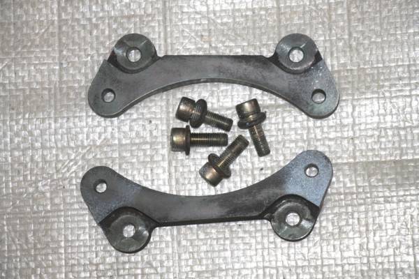 ★86/BRZ★スバル2potリアキャリパー取付ブラケット&専用ボルト★グローバル_3