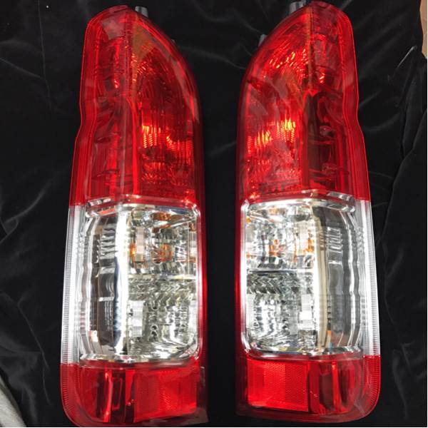 ハイエース 5型 純正テールライト 新車外し 美品 | ヤマダウェブコム