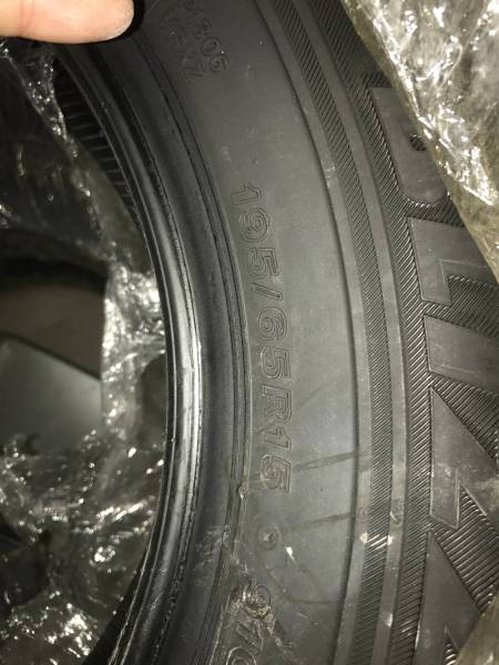 ブリザック新品4本セット　195/65R15 　2015年