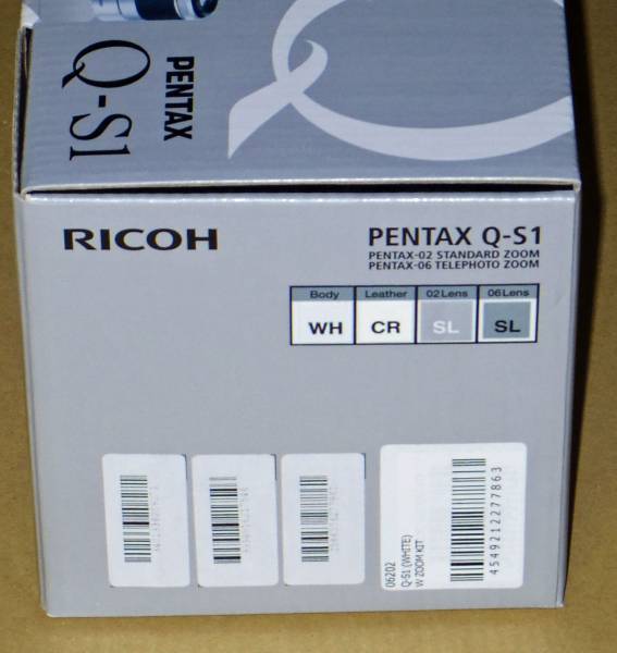 新品　PENTAX　PENTAX Q-S1　ダブルズームキット　ピュアホワイト